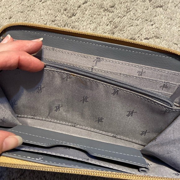 Kenneth Cole Tan Leather Clutch Wallet - Picture 9 of 16